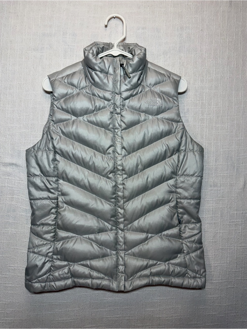 The North Face Women's Silver Quilted Down Vest size Medium